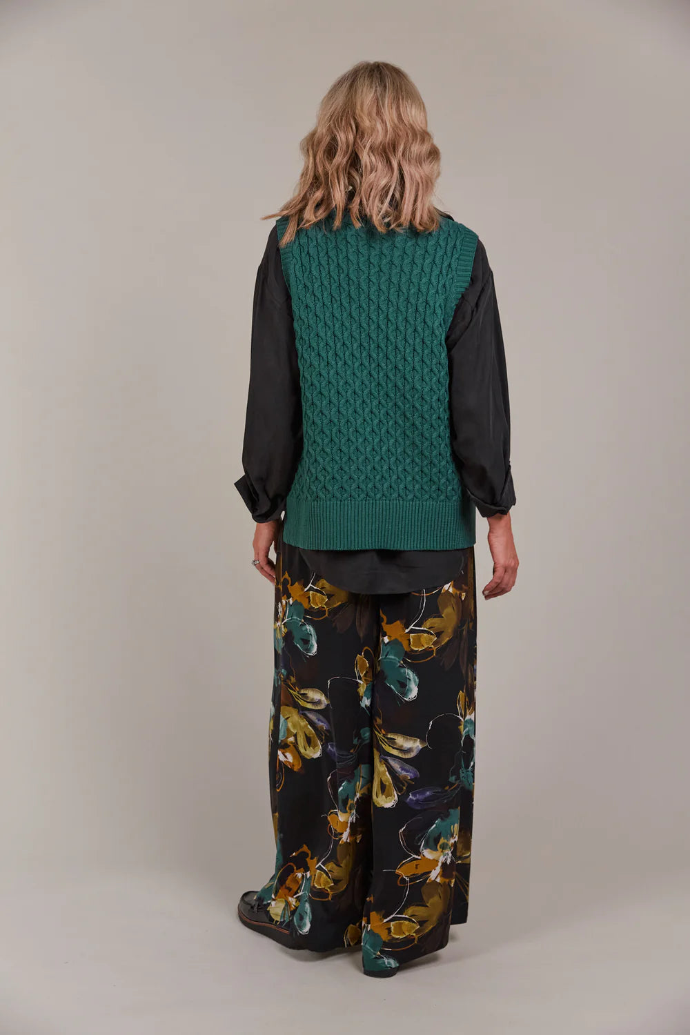 Naviva Vest