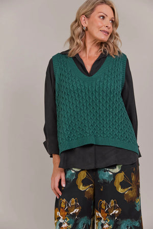 Naviva Vest