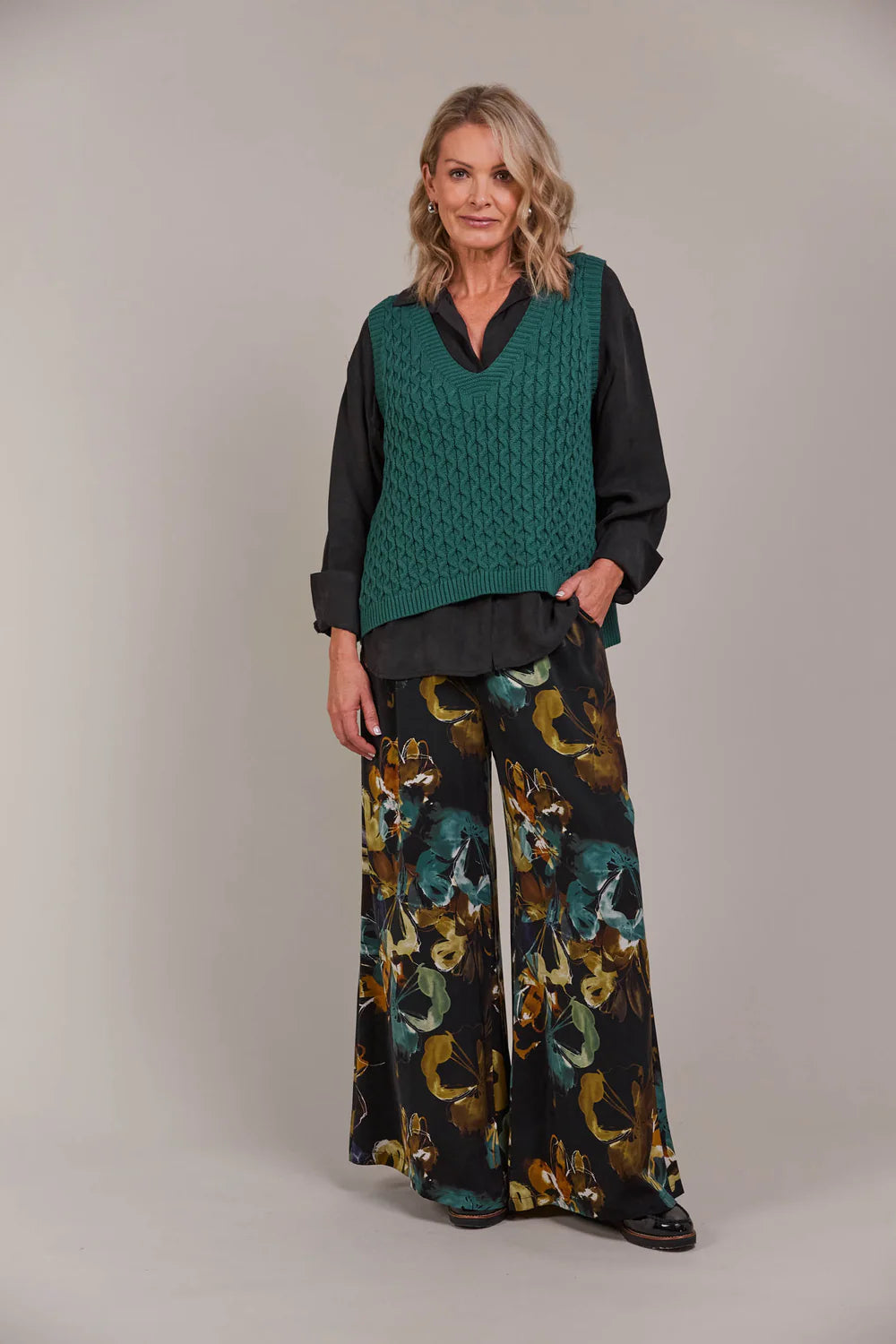 Naviva Vest